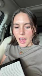 Margo Beck's Instagram, Twitter & Facebook