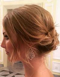 On vous présent le chignon mariage en 80 idées romantiques pour votre coiffure de mariée magnifiques. Coiffure Cheveux Court Pour Un Mariage