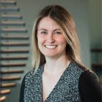 Kerri Piper's Instagram, Twitter & Facebook