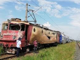 21:45 ce mai putem face când natura se dezlănţuie. Foto Accident Feroviar Grav Mecanicul A Fost RÄƒnit Romania Libera