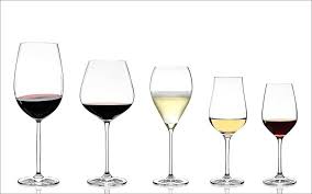 I bicchieri da vino rosso hanno una maggiore superficie per far respirare il vino, mentre i bicchieri da vino bianchi avranno una quantità minore di superficie. Come Si Chiamano I Bicchieri Da Vino Cantine Di Dolianova