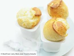 Petits Souffles Au Fromage Tres Facile Recettes Recette Recette Souffle Au Fromage Alimentation