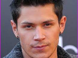 Top Easy To Do Hairstyles For Men And Women Hairstyles Haircuts Hair Schoolhair Topmenshaircuts Mens Haircuts Short Haircuts For Men Round Face Men