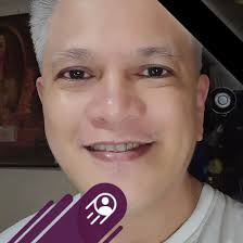 Bahay ng Pamilya Stuart-Topacio Kakaiba sa ibang lumang bayan sa Imus, ang  bahay na ito ay may hagdan sa harapan patungong antesala o balkonahe. Mga  bintanang capiz at kahoy na may florentinong