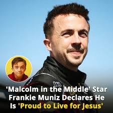 Former Malcolm in the Middle actor Frankie Muniz, now a professional race  car driver, just went viral