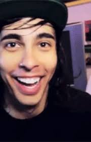 I would kiss you even if you were dead{Pierce The Veil~Mike Fuentes}