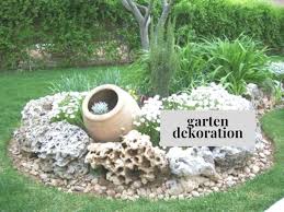 25 Best Ideas About Beetgestaltung On Pinterest Vorgarten Best Garten Ideen About Beetge Rock Garden Landscaping Rock Garden Design Small Japanese Garden
