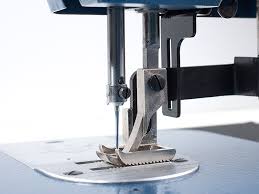 The letter in a circle adjacent to the illustrated part is reproduced on the part itself to help you select the correct attachment for the type of work you are. How To Change A Sewing Machine Needle Sailrite