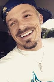 Danielle Hix's Instagram, Twitter & Facebook