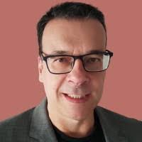 Kari Coe's Instagram, Twitter & Facebook