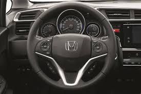 Masalah jadi bertambah rumit apabila anda mula terdengar bunyi detar dari belakang atau dalam kereta disebabkan agihan berat tidak seimbang. Car Rental Online Memeriksa Punca Stereng Kereta Berat Ada Ketikanya Pemandu Tidak Berasa Selesa Apabila Stereng Menjadi Semakin Ketat Dan Berat Anda Perlu Menggunakan Lebih Tenaga Untuk Memutar Stereng Dan Keadaan