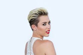The hairstyle will complement the ones with round, oval, heart and triangular face. Miley Cyrus Short Hair Gallery Cuts And Styles That Catch Eyes