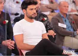 Dal lunedì al venerdì alle 14.45 su canale 5! Uomini E Donne La Scelta Di Davide In Prima Serata