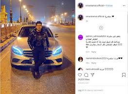 أزمة جديدة شهدتها الدراما المصرية، بعدما منع الفنان أشرف زكي نقيب المهن التمثيلية، مطرب المهرجانات، عمر كمال، من المشاركة في مسلسل بين السما والأرض، لأنه ليس عضوا في نقابة الموسيقيين. Ø¹Ù…Ø± ÙƒÙ…Ø§Ù„ ÙŠØ³ØªØ¹Ø±Ø¶ Ø³ÙŠØ§Ø±ØªÙ‡ Ø§Ù„Ù…Ø±Ø³ÙŠØ¯Ø³ ÙÙŠØ¯ÙŠÙˆ