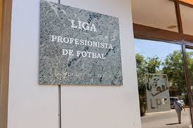 The liga profesionistă de fotbal (professional football league), also known by its acronym lpf, is a romanian governing body that runs the liga i, the top professional division of the romanian football league system. Ultima OrÄ Programul Etapei A 3 A Din Liga 1 A Fost Schimbat AnunÈul Lpf