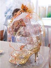 Gift For Bride Http Www Shaadi Org Pk Indian Wedding Gifts Wedding Gift Pack Wedding Gifts Packaging