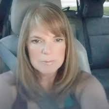 Deedee Shaw's Instagram, Twitter & Facebook