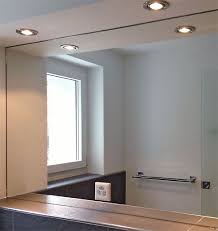 Badezimmerspiegel Mit Steckdosenausschnitt Badezimmerspiegel Spiegel Zimmer