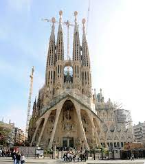 Basílica de la sagrada familia; Nie Wieder Keine Ahnung Architektur Die Ganze Architekturgeschichte In Einem Webspecial