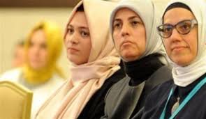 1993 yılında dallas'da yer alan teksas üniversitesi'nde bilgisayar mühendisliği lisansını tamamladıktan sonra boğaziçi üniversitesi'nde. Etiketler