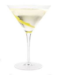 The Vesper Martini Is James Bond S Most Iconic And Most Perplexing Drink Of Choice Martini Classic Martini Cocktails