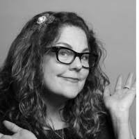 Shannon Warner's Instagram, Twitter & Facebook