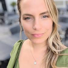 Ami Lynne Warrington 🇨🇦 🏳️‍🌈 (@iamamilynne) • Threads, Say more