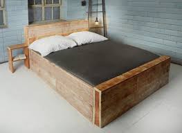 This is a service that is included in the solid waste fee, and no call or appointment is required. Bett Aus Recyceltem Bauholz Salernes Landhausstil Schlafzimmer Berlin Von Johanenlies Houzz