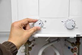 Para isso, ele contém coletores solares (placas) e reservatório. Aquecedor De Agua Eletrico Qual E O Melhor De 2021 Magodecasa