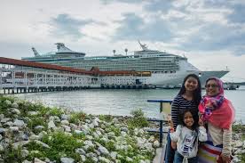 Probably the largest resort in salang area, salang indah resort is offering budget accommodation built along the hill side and the salang beach, with several units of sea chalets the resort is running a dive centre offering diving and snorkeling excursions to several of the well known dive sites in tioman. 10 Port Menebing Popular Di Klang Umpan