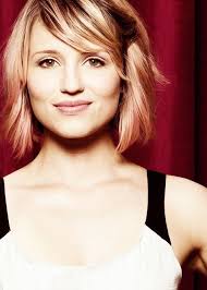 Dianna Agron Quinn Glee Dianna Agron Hair Hairstyle Short Hair Styles