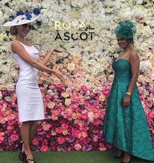 Beautiful Photos Of Harrington Hats Ascotracecourse Start Rolling In Love This Flower Wall Royalenclosure Royalascot Ladi Races Fashion Ladies Day Fashion
