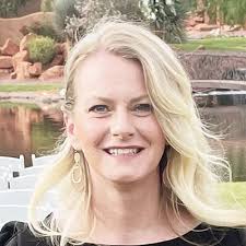 Mandy Larsen's Instagram, Twitter & Facebook