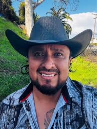 The most dangerous knife in the world. Amazing video by Ross Smith. Many  laughs. ⠀ ⠀ #knifelife #knifecommunity #knives #tactical #military  #weapondesign #weaponsdaily #pewpew #knifeporn #edcknife