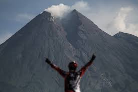 Gunung ini adalah bagian dari avenue of volcanoes ekuador, yang menampilkan 14 gunung berapi yang terbentang di koridor sepanjang 200 kilometer. Bukan Indonesia Ternyata Ini Negara Dengan Gunung Berapi Terbanyak Di Dunia Kumparan Com