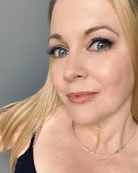 Hey guys, @laurelandbleaujewelry and i wanna giveaway one of these awesome  necklaces to my fans! My kids wrote their names and they made it into a  necklace... see the second slide for