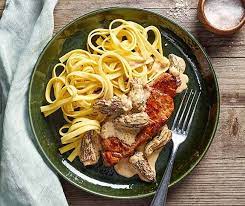 ein fleischgericht fur alle falle eine samige morchelsauce mit einem schuss weisswein macht aus einfachen kalbssteaks kuli in 2021 fleisch gerichte steak gemuse garen