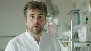 Kinderarts thijs is meesterbakker van de week geworden. Thijs Uit Heel Holland Bakt Is Ook Arts Onderzoeker Sterren Op Tv