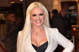 Daniela katzenberger ist die wohl kultigste blondine der deutschen medienlandschaft. 2021 Daniela Katzenberger Instagram Photo With Cellulite Inspires Fans