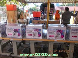 Hal ini biasanya terjadi ketika mesinmu tidak memiliki pelumas yang gangguan yang satu ini disebabkan oleh tegangan benang yang terlalu kuat, pegas pengatur tegangan pada sekoci terlalu besar, dan ukuran jarum tidak. 1azam Nama Tersenarai Sebagai Penerima Bantuan