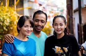 Penggemar pun merasa penasaran dengan enzy yang sudah menemukan dambaan hati untuk dijadikan sebagai calon suami. Selain Putri Anne Ini Deretan Cewek Cantik Di Sekeliling Mas Pur Matamata Com