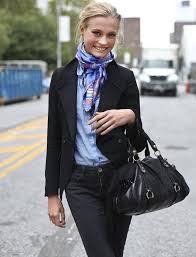 The arket collection of women's blazers offer a contemporary take on a wardrobe essential, with carefully chosen cuts and materials for simple, versatile style. 18 Stylish Ways To Wear Blazers For Women Looksgud In Fashion How To Wear A Scarf How To Wear Scarves
