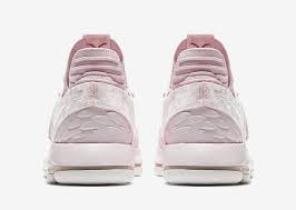 The kd 4 rendition of the aunt pearl tribute was released on may 12, 2012. She Always Made Me Jelly Sandwiches Kevin Durant Honors Late Aunt With Shoes Tear Jerking Video