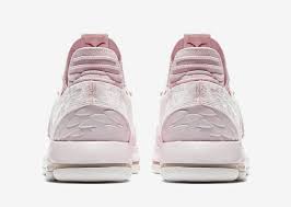 The kd 4 rendition of the aunt pearl tribute was released on may 12, 2012. She Always Made Me Jelly Sandwiches Kevin Durant Honors Late Aunt With Shoes Tear Jerking Video