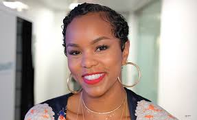 LeToya Luckett leads girlfriends in prayer — EEW Magazine