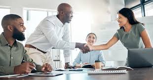 4 Examples of Business Negotiation Strategies | HBS Online