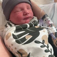 Hello everyone, Please be aware of a new business that recently opened in  this area. Celebrate QC is a bridal store in this area that recently has a  new owner (Kasey Schultz)