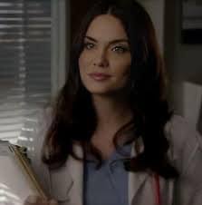 Anyone notice how crazy it it that April young and Jo laughlin look so  alike??? 🤔