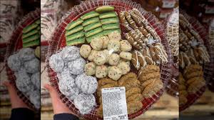 Use these decorating and baking tips all year round to step up your cookie game any time of the year. Costco S Massive Christmas Cookie Tray Is Turning Heads