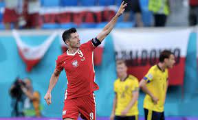 In today's bulletin there are 324 new cases ascertained, compared to 2619 swabs performed. Lewandowski Si Diverte In Sardegna Partitella A Calcio Con I Bambini Per Strada Video Calcio News 24
